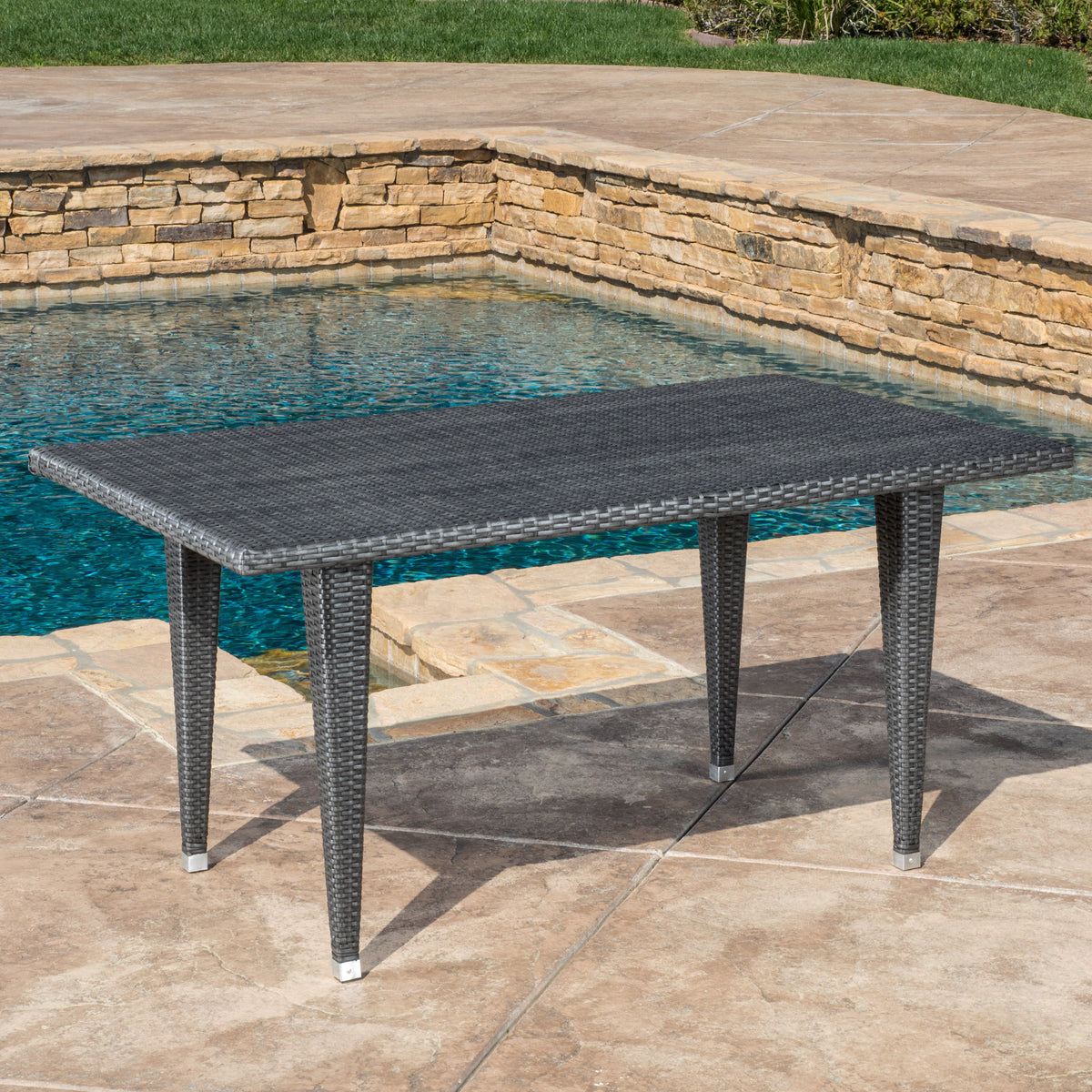Outdoor Dining Table – Seats 8, Sturdy Wicker & Powder-Coated Iron, Weather-Resistant for Alfresco Gatherings 49388.00IRNGRY-djyc