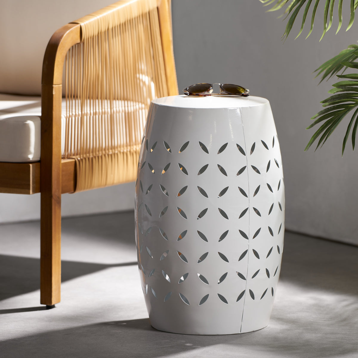 Modern Barrel-Shaped Lace-Cut Side Table for Outdoor Spaces 61305.00WHI-djyc