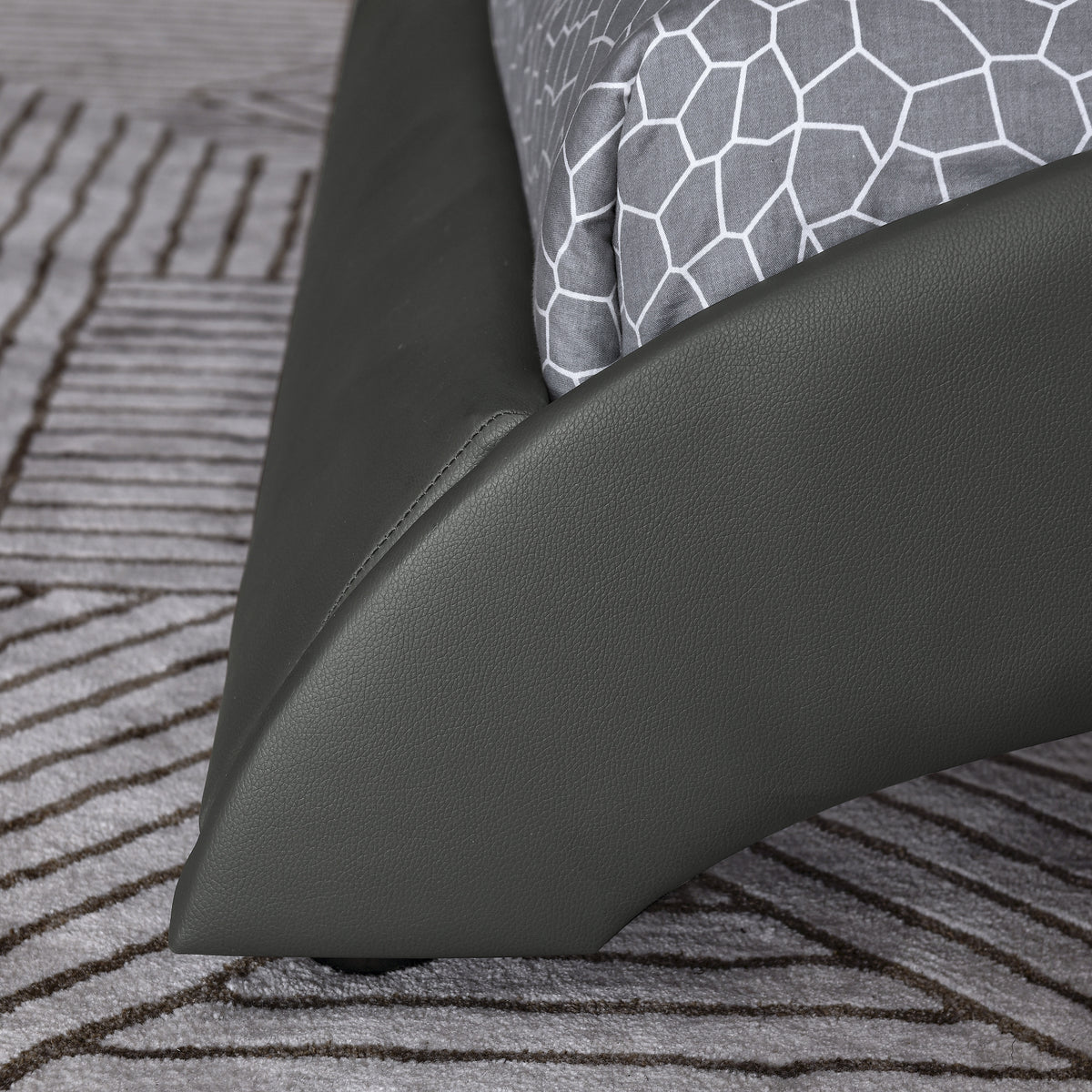 Queen Bed Frame Modern Faux Leather Upholstered Platform Bed Frame with and Headboard Wave Like Curve Low Profile Bed Frame,Wood Slats Support,Easy Assembly,Grey W487P169713-djyc