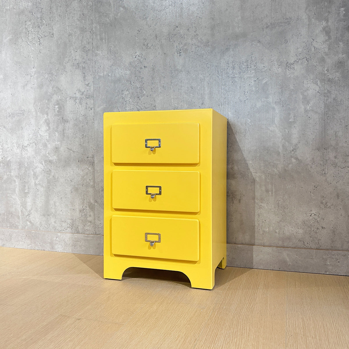 Stylish Pink Solid Wood Cabinet with Tempered Glass Display Shelves hyj-2298