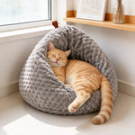 Enclosed Chicken-Shaped Cat Bed