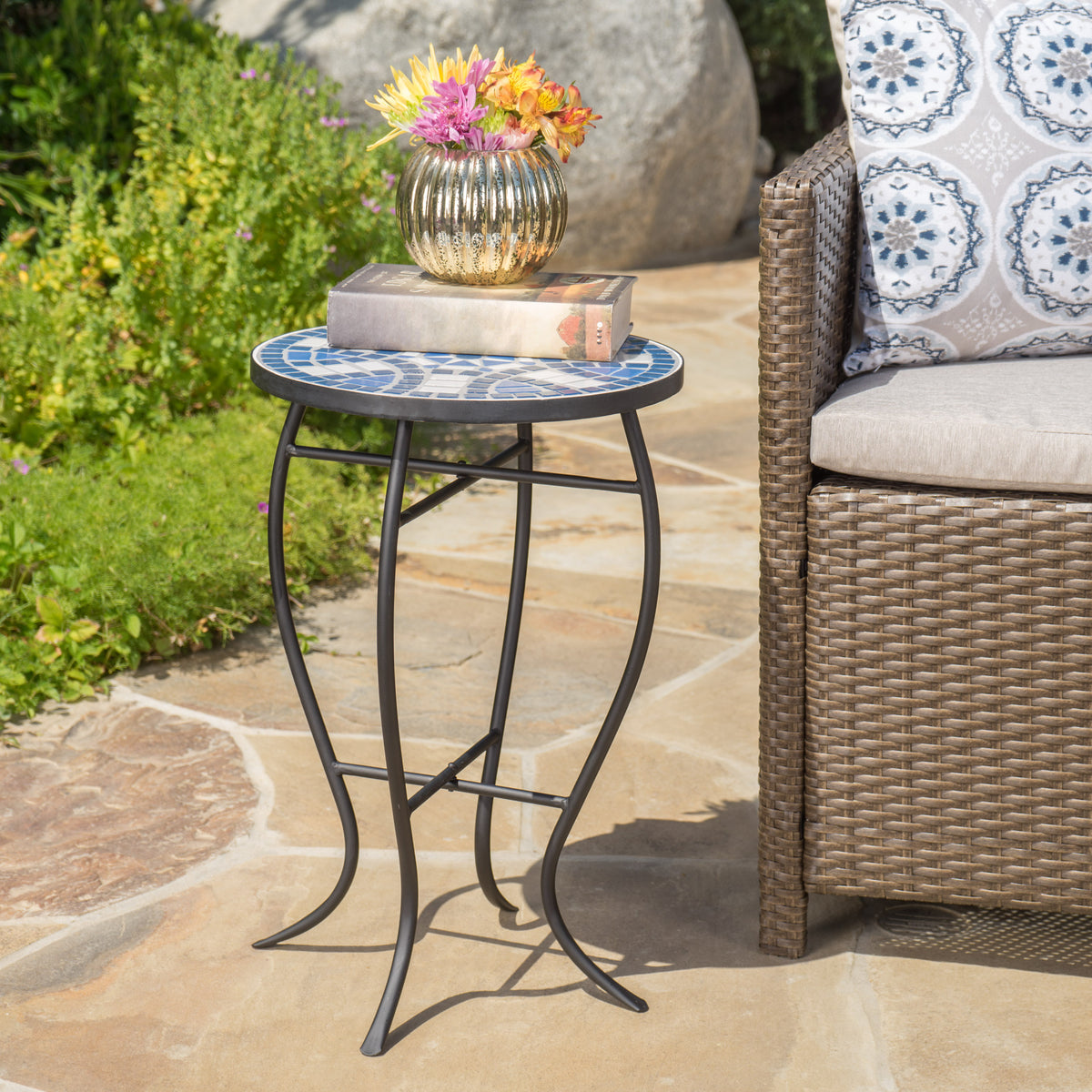 Elegant Outdoor Side Table with Mosaic Ceramic Top – Blue and White Design with Iron Legs 61302-djyc