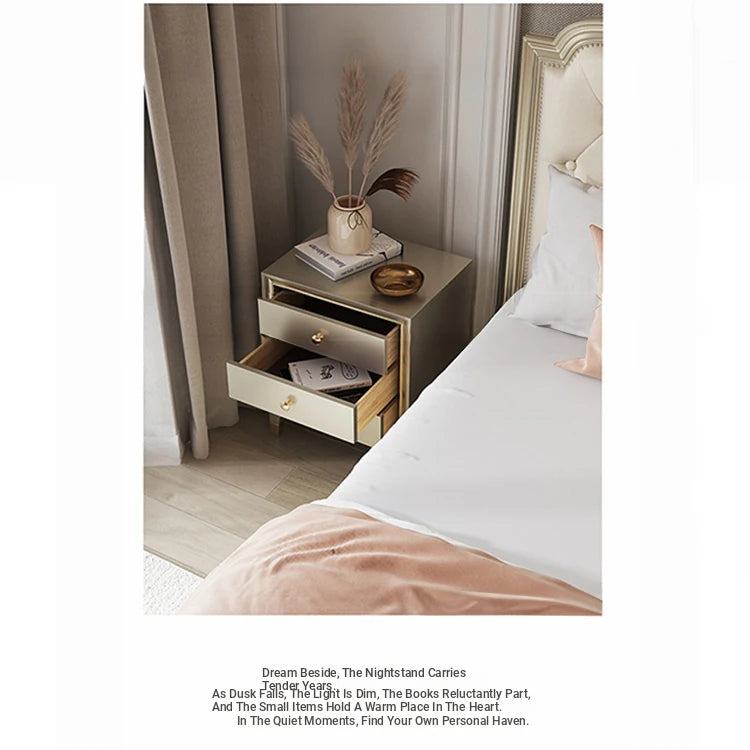 Elegant Pine Multi-layer Board Nightstand with Three Drawers and Gold Accents - Modern Bedroom Furniture fjfn-5273