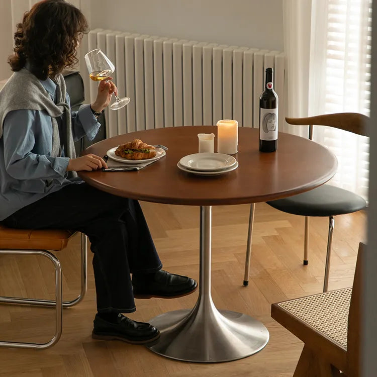 Cherry Wood Dining Table - Elegant Round Design for Modern Interiors fpmxm-2767