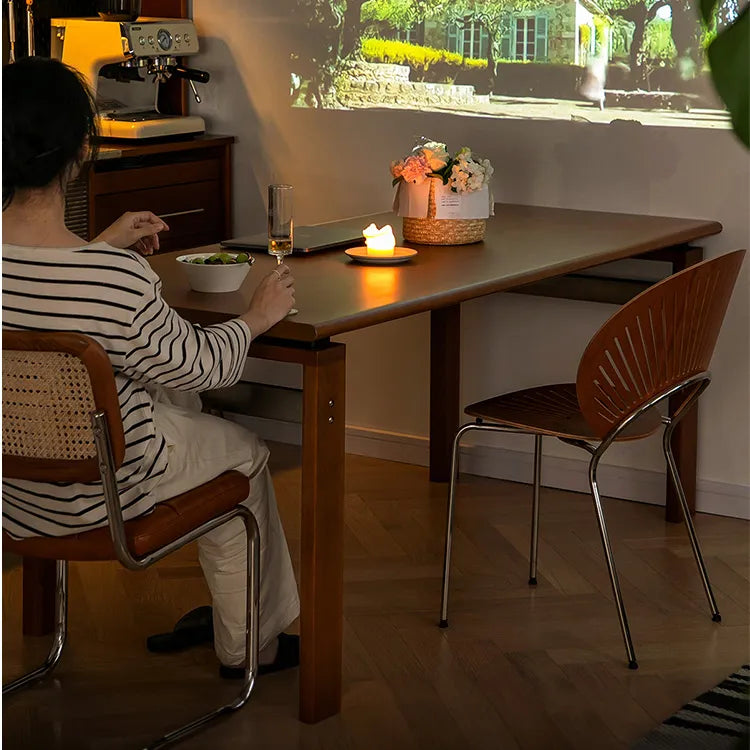 Elegant Cherry Wood Dining Table - Perfect for Stylish Gatherings fpmxm-2770