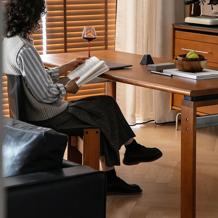 Elegant Cherry Wood Dining Table - Perfect for Stylish Gatherings fpmxm-2770