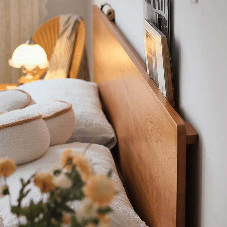 Elegant Natural Wood Bed with Cherry and Beech Wood Accents & Durable Metal Frame fyg-678