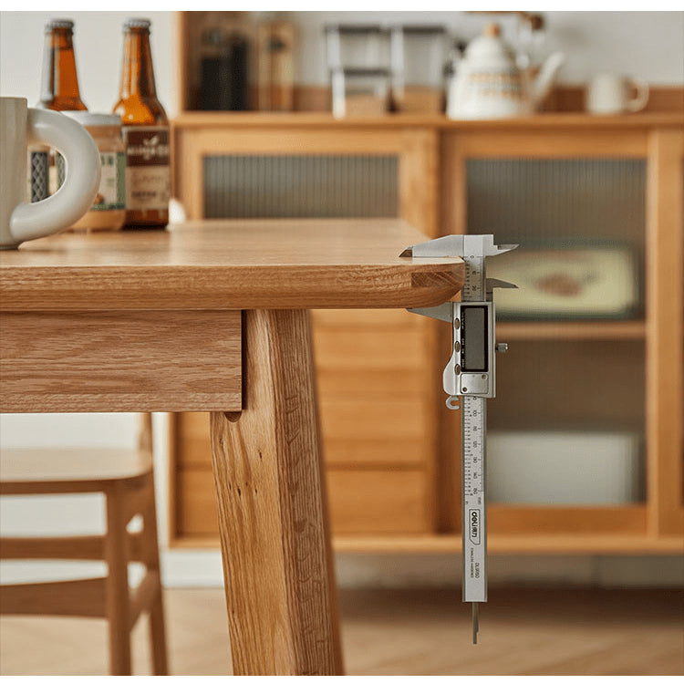 Stunning Red Oak Table in Natural Wood Finish – Perfect for Modern Homes hmzj-804