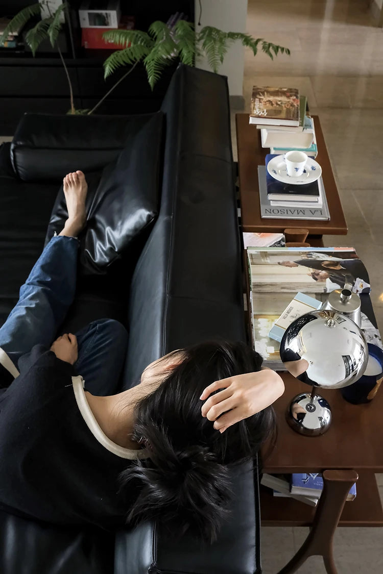 Stylish Rubber Wood Side Table with Synthetic Leather Accents – Perfect for Any Space! hrn-5258