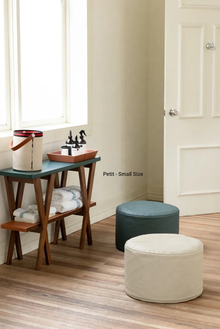 Stylish Ash Wood Console Table with Multi-layer Board and Synthetic Leather Accents hrn-5260