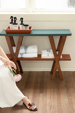 Stylish Ash Wood Console Table with Multi-layer Board and Synthetic Leather Accents hrn-5260