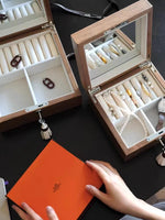 Stylish Ash Wood Console Table with Multi-layer Board and Synthetic Leather Accents hrn-5260