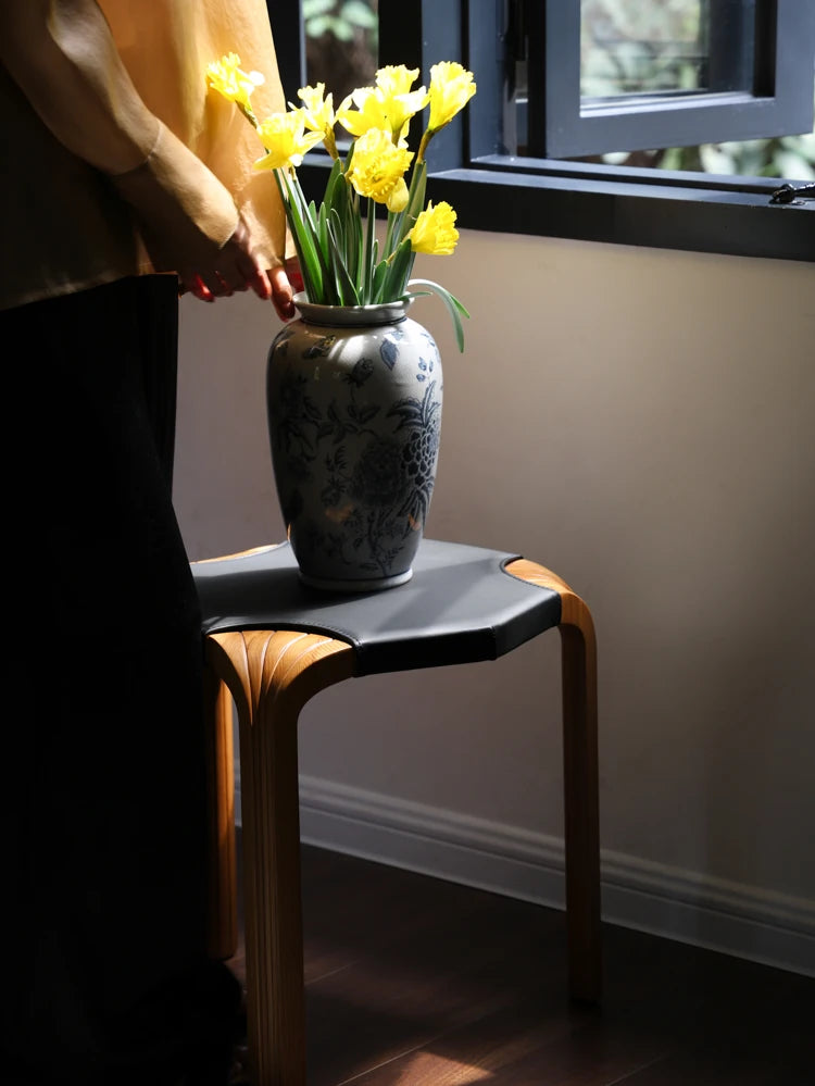 Stylish Cowhide and Ash Wood Stool - Modern Hexagonal Design for Any Space hrn-5262