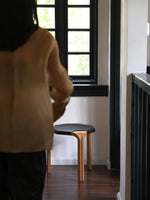 Stylish Cowhide and Ash Wood Stool - Modern Hexagonal Design for Any Space hrn-5262