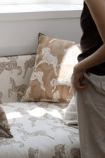 Luxurious Pine Chair with Down and Cotton-Ramie Upholstery – Perfect for Cozy Living Spaces hrn-5264