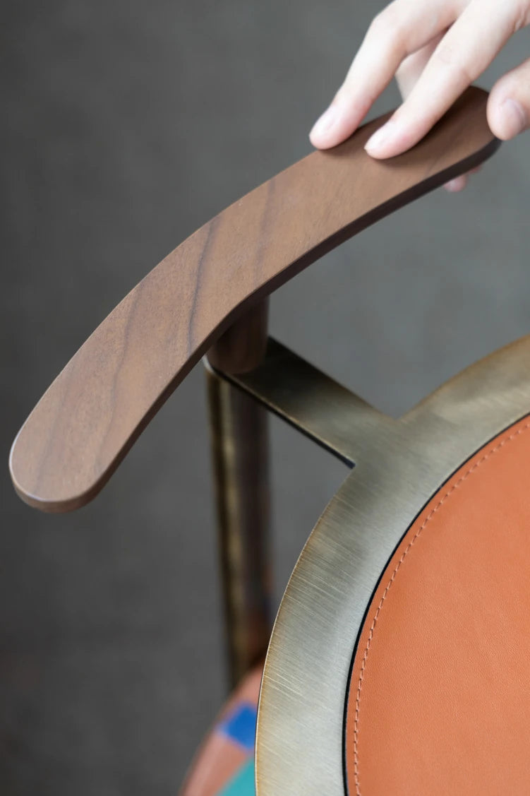 Stylish PU Leather Side Table with Stainless Steel Accents and Black Walnut Wood Base – Modern Decorative Accent for Living Room and Bedroom hrn-5267