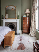 Stylish PU Leather Side Table with Stainless Steel Accents and Black Walnut Wood Base – Modern Decorative Accent for Living Room and Bedroom hrn-5267