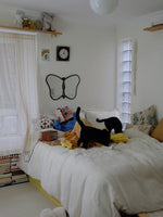 Unique Butterfly-Shaped Mirror with Solid Wood Frame - Hand-Cut Glass Design for Elegant Home Décor hrn-5268