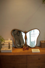 Unique Butterfly-Shaped Mirror with Solid Wood Frame - Hand-Cut Glass Design for Elegant Home Décor hrn-5268