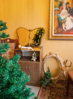 Unique Butterfly-Shaped Mirror with Solid Wood Frame - Hand-Cut Glass Design for Elegant Home Décor hrn-5268