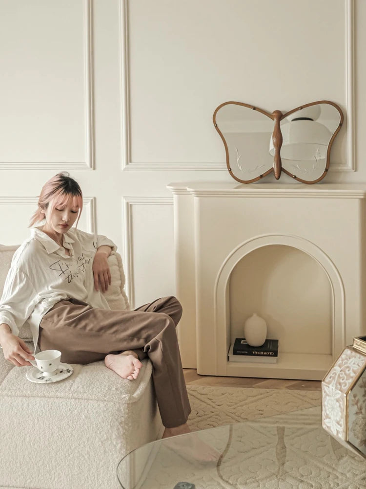 Unique Butterfly-Shaped Mirror with Solid Wood Frame - Hand-Cut Glass Design for Elegant Home Décor hrn-5268