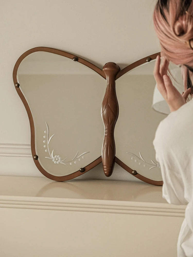 Unique Butterfly-Shaped Mirror with Solid Wood Frame - Hand-Cut Glass Design for Elegant Home Décor hrn-5268