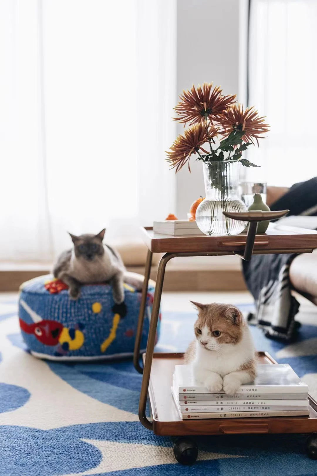 Elegant Metal and Oak Serving Cart with Copper Accents - Perfect for Entertaining hrn-5272