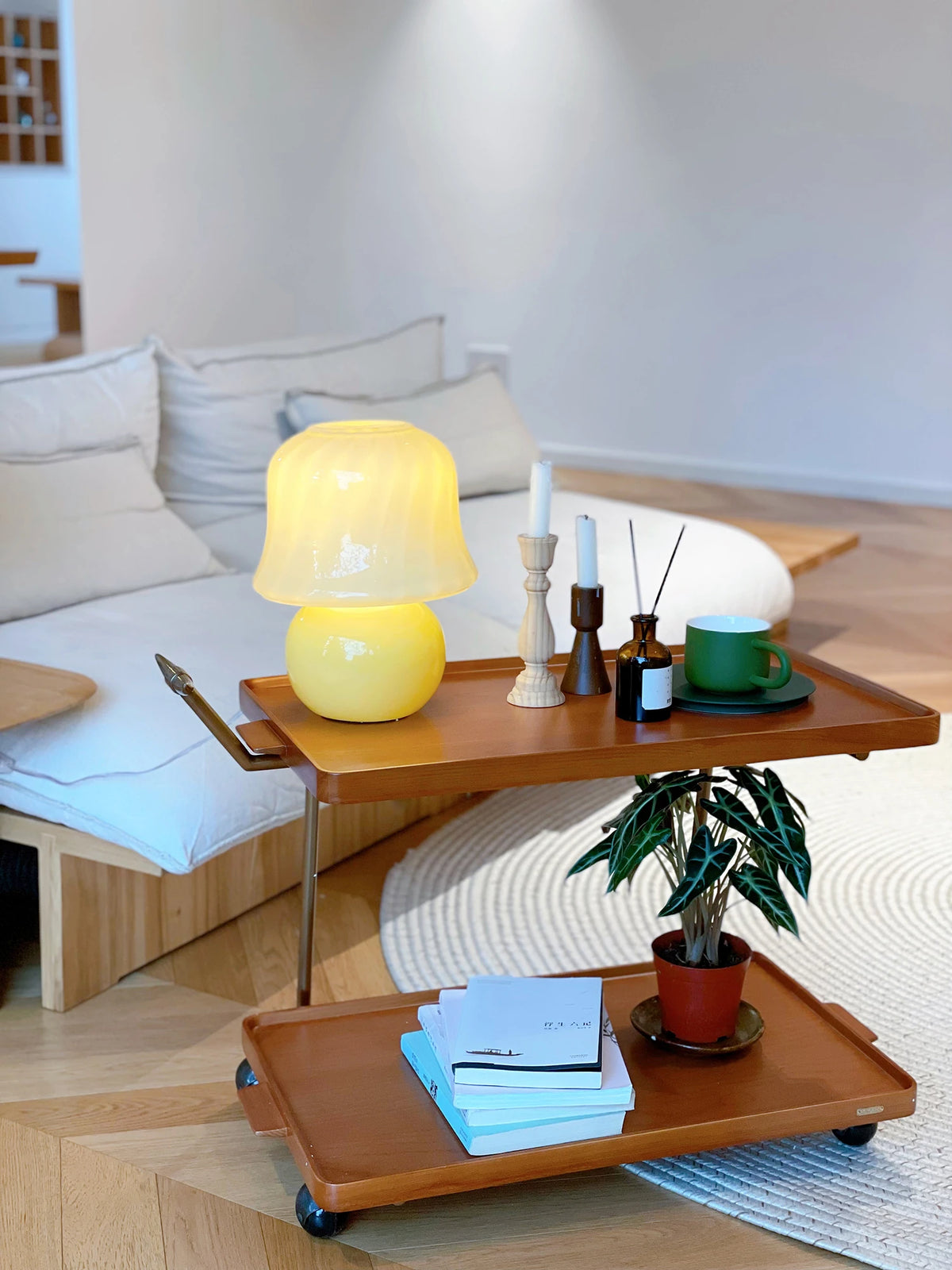 Elegant Metal and Oak Serving Cart with Copper Accents - Perfect for Entertaining hrn-5272