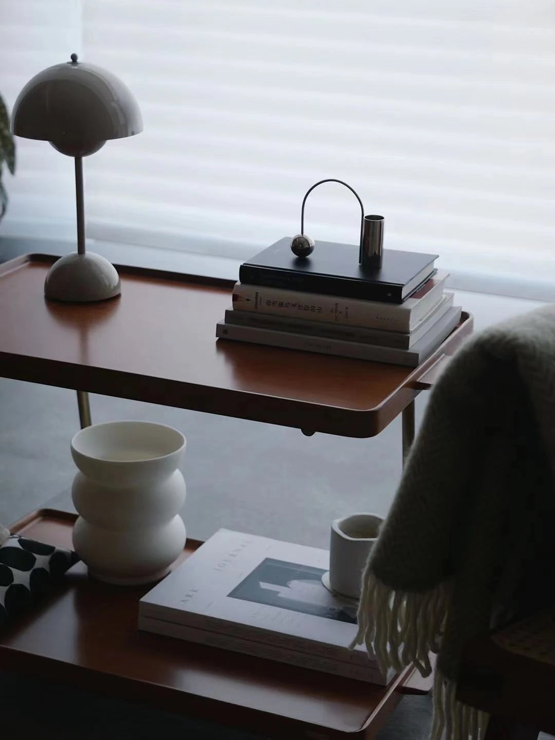Elegant Metal and Oak Serving Cart with Copper Accents - Perfect for Entertaining hrn-5272