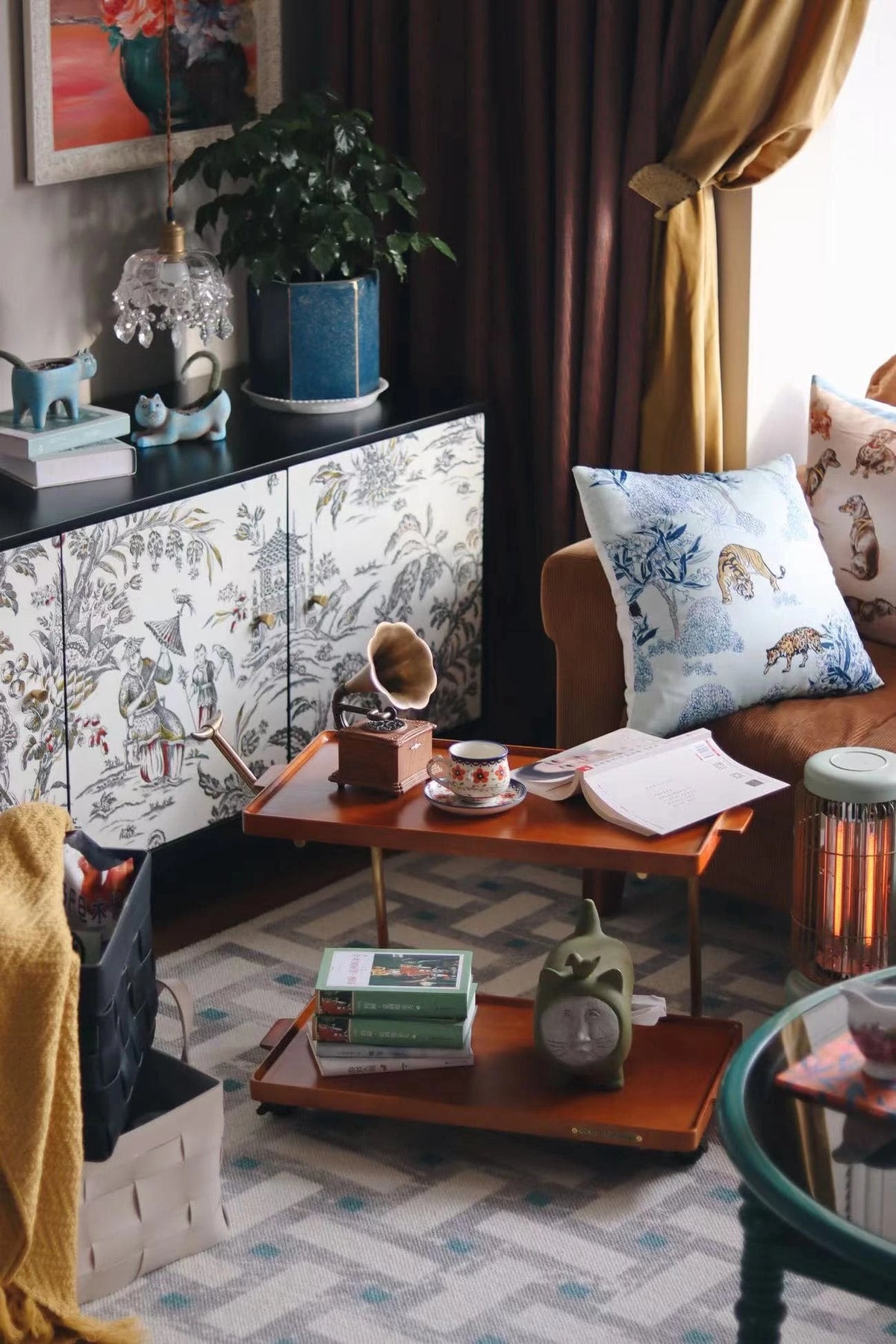 Elegant Metal and Oak Serving Cart with Copper Accents - Perfect for Entertaining hrn-5272