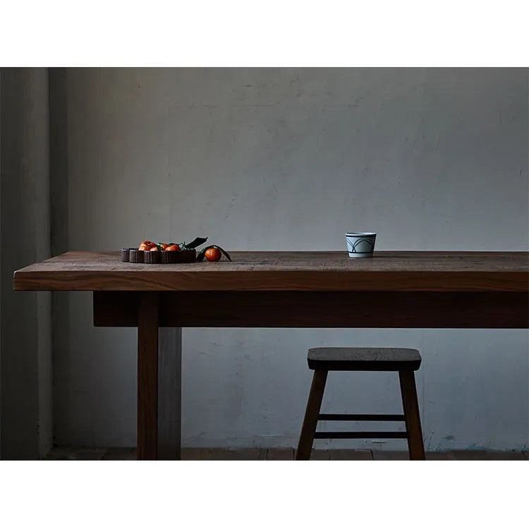 Elegant Walnut Wood Dining Table - Perfect for Modern Homes hty-2062