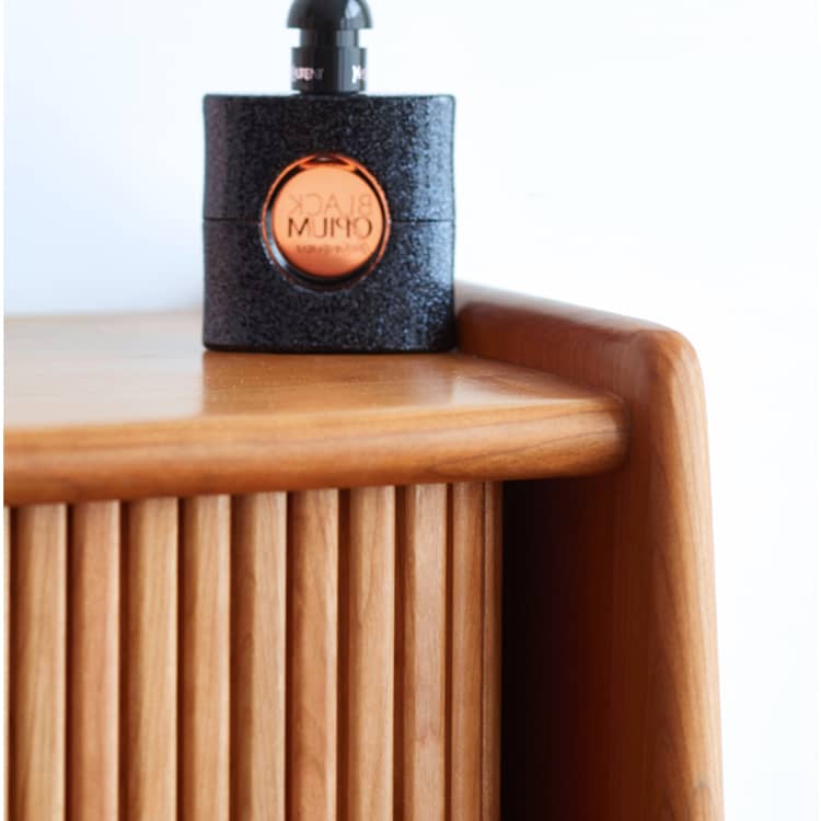 Elegant Cherry Wood Makeup Table with Copper Accents & Glass Top hykmq-752