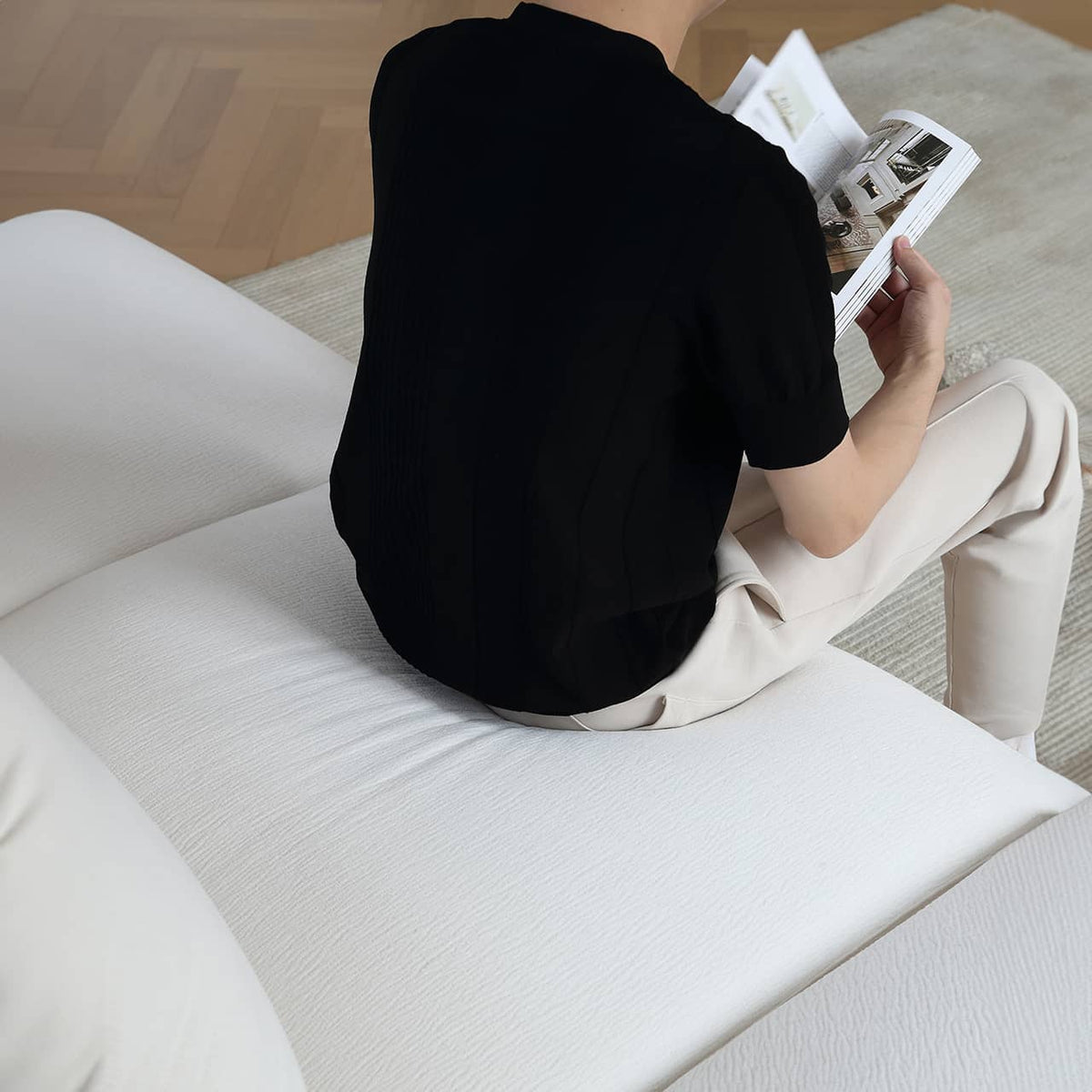 Luxurious White Pine Chenille Sofa with Plush Down Cushioning my-352