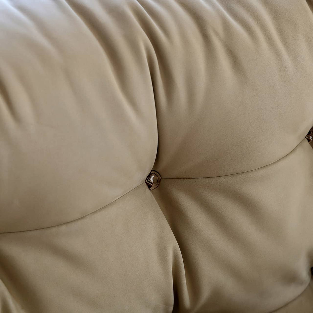 Luxurious Gray Pine Suede Down Bed for Ultimate Comfortmy-377