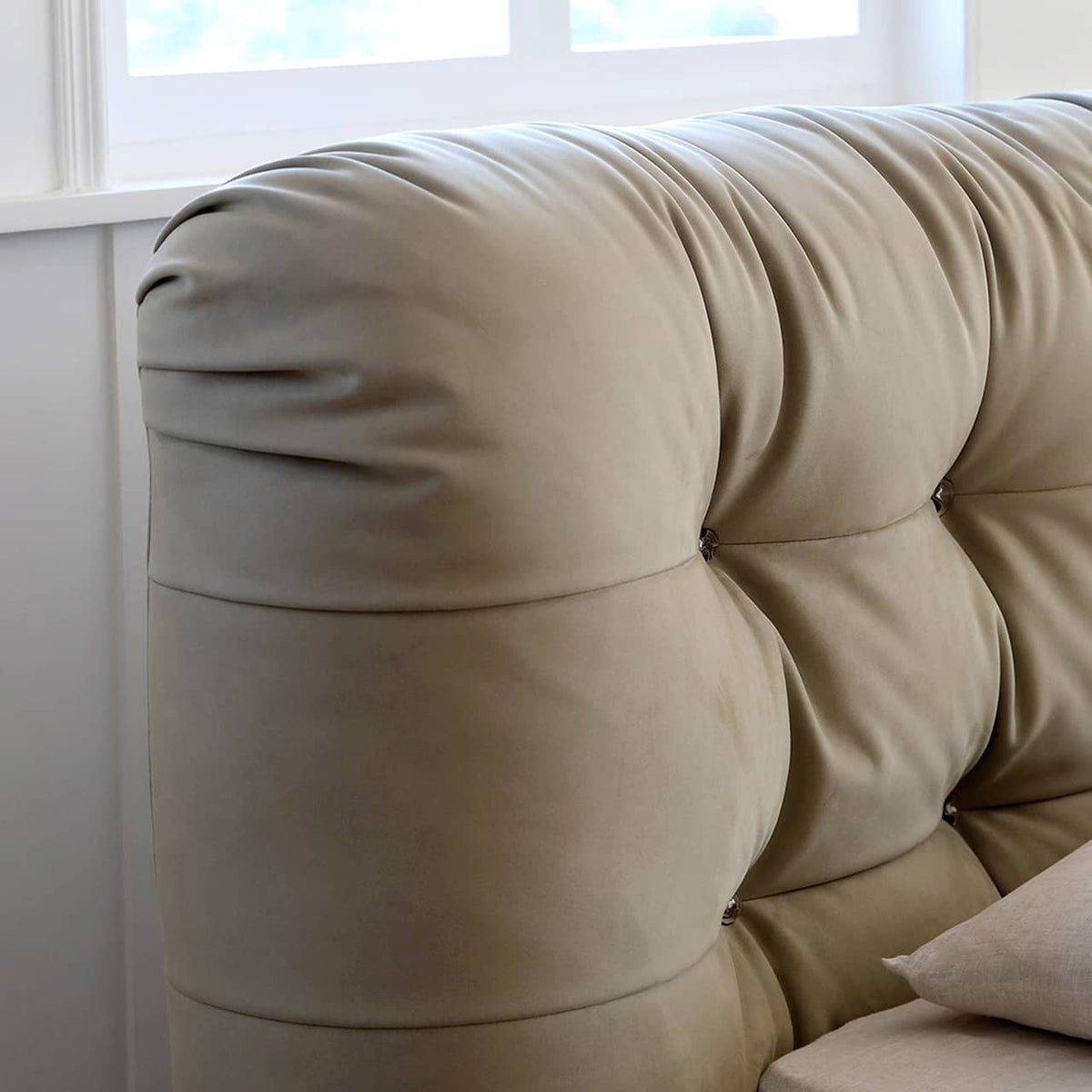 Luxurious Gray Pine Suede Down Bed for Ultimate Comfortmy-377