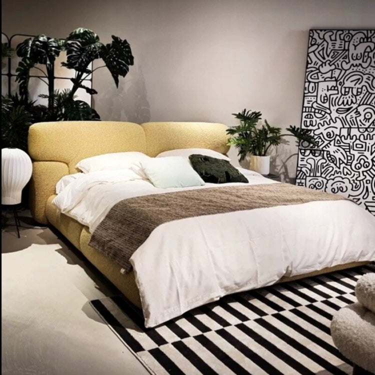 Italian Minimalist Upholstered Fabric Bed, Modern Luxury Soft-Back Platform Bed onl-0211-59