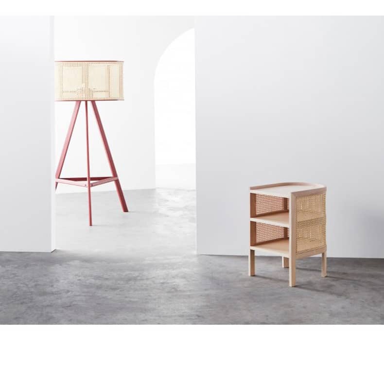 Stylish Bedside Cupboard with Natural Wood, Black and Green Rattan Accents - Oak Wood Finish tzm-554