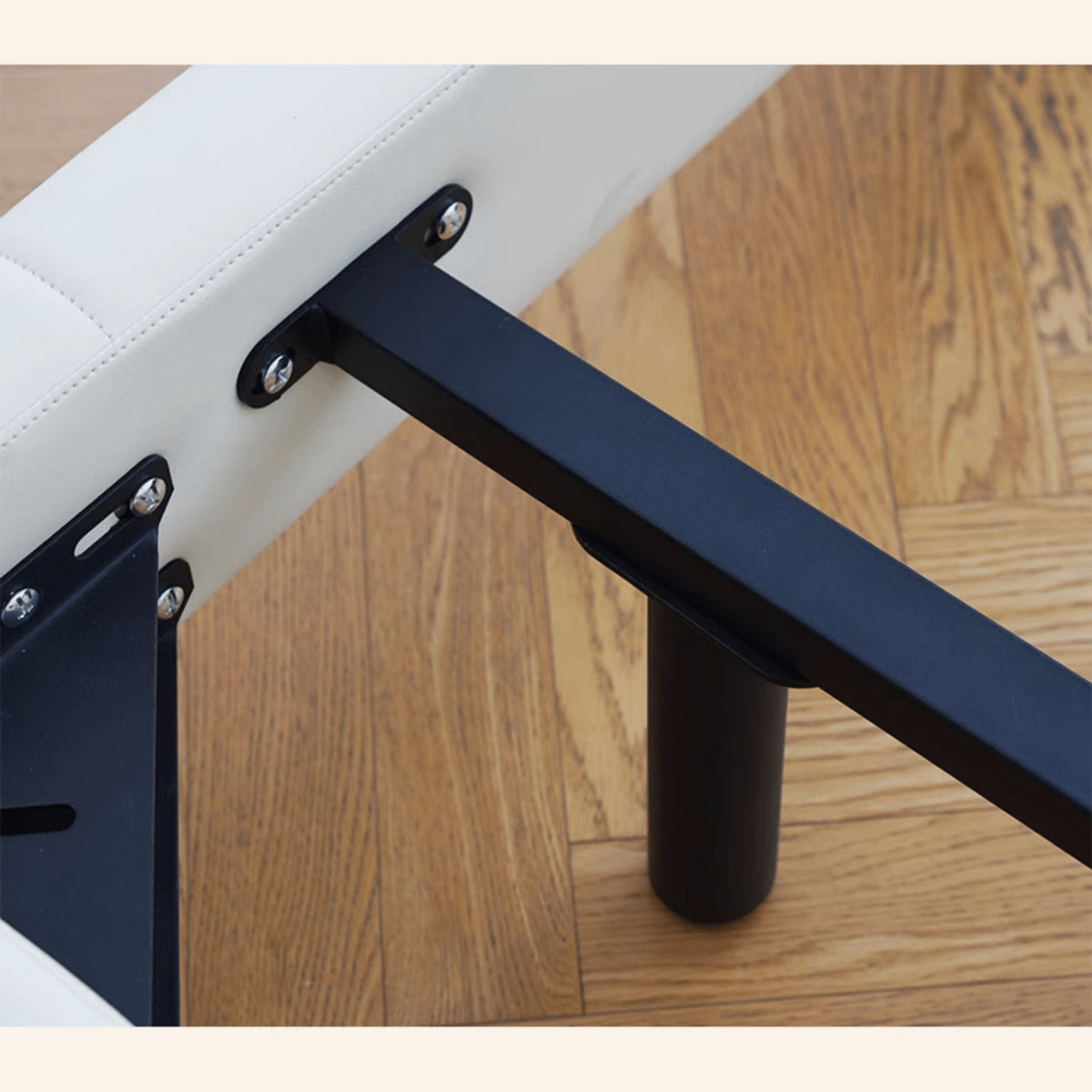 Luxurious Off-White & Black PU Leather Bed with Beech Wood Frame - Modern Elegance for Your Bedroom yw-201