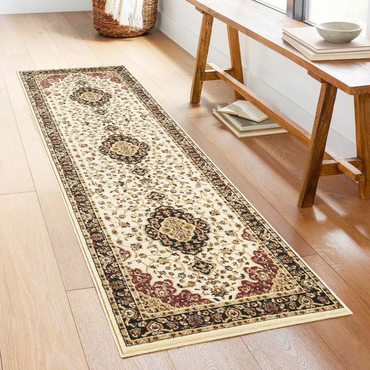 Classic GC_VIN5001 Cream 2 ft. 7 in. x 7 ft. 3 in. Area Rug-B186P452229