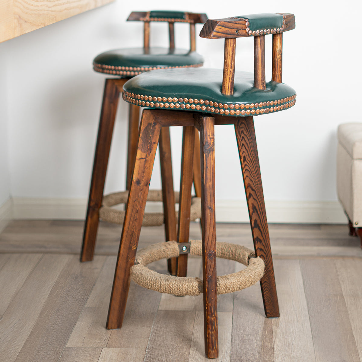 Unique Rotating Bar Stool: 360° Rotation & Soft PU Cushion FU01004-wz