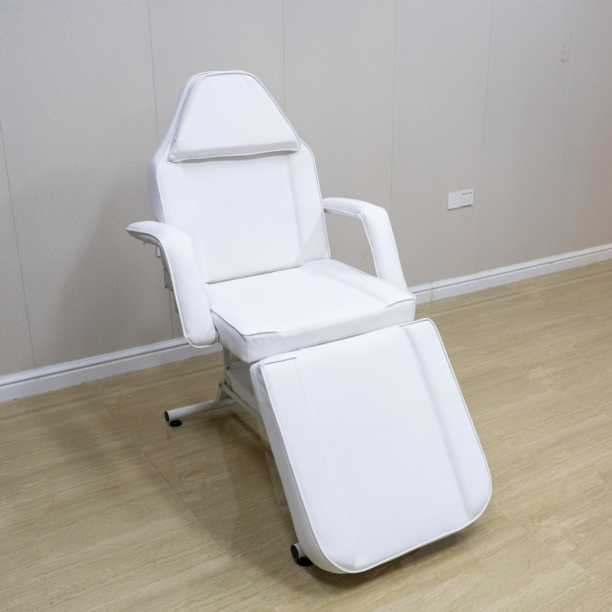 Tattoo Chair for Client, Facial Beds for Esthetician Adjustable 3-Section Lash Tattoo Bed, 72 Inches Facial Spa Chair Professional Tattoo Chair for Artist Beauty Massage Salon, White W1767P195861-djyc