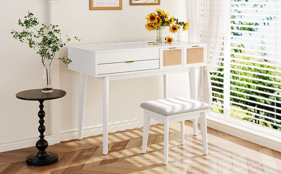 43.3" Classic Wood Makeup Vanity Set with Flip-top Mirror and Stool, Dressing Table with Three Drawers and storage space, White WF305498AAK-djyc