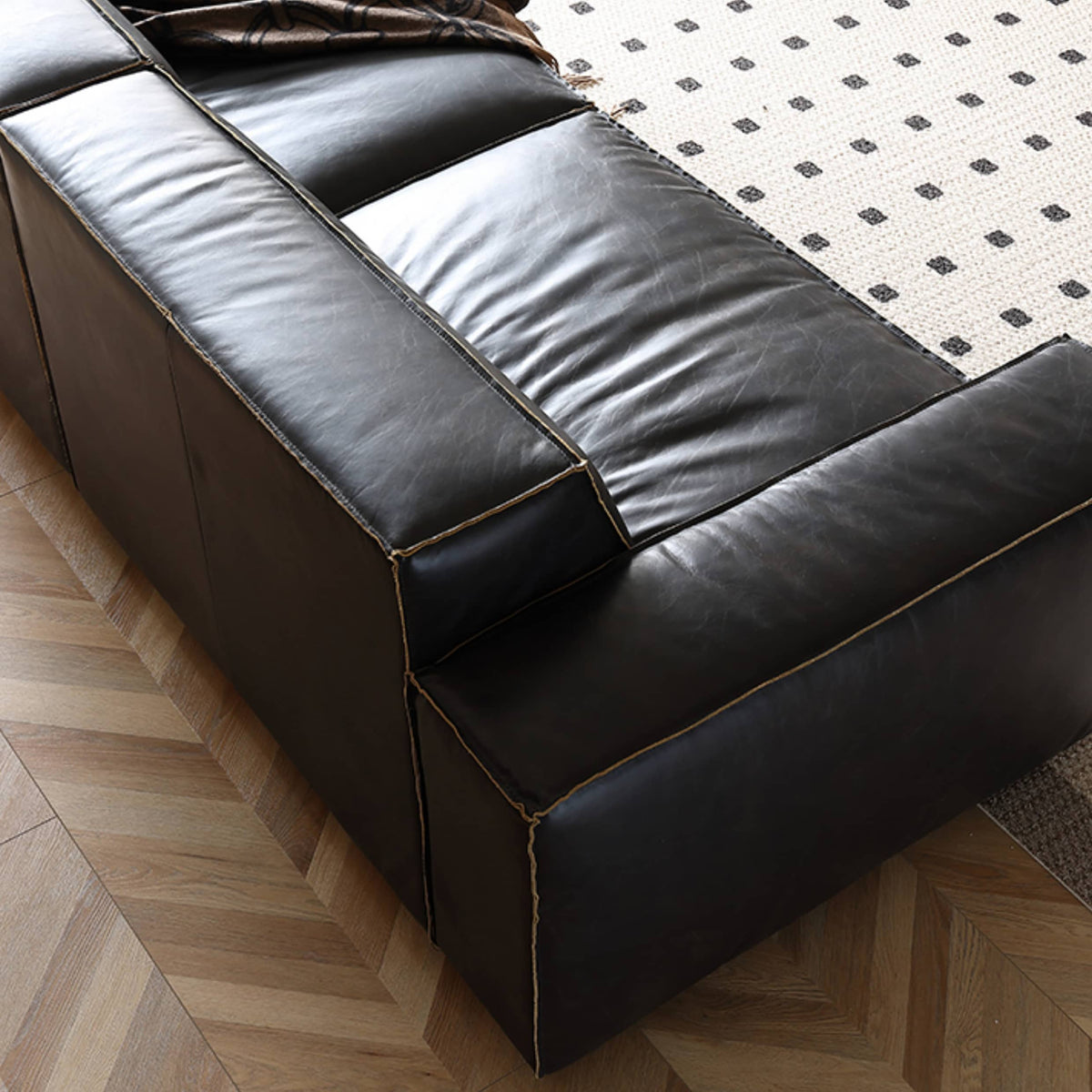 Luxurious Black Genuine Leather Sofa with Solid Wood Frame and Plush Down Filling Hersa-1644