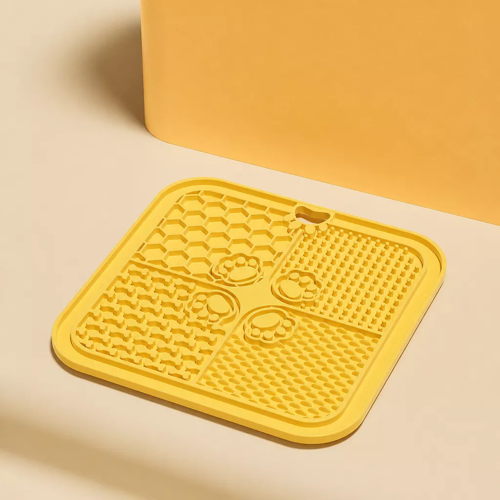 4-Section Silicone Lick Mat for Dogs, 7.9 × 7.9 in