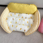 Reversible Curved Polyester Pet Bed for Small Dogs and Cats