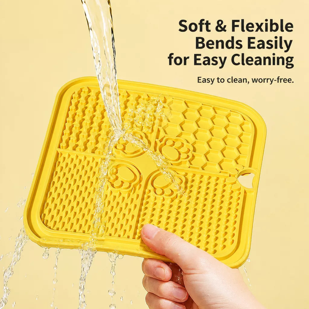 4-Section Silicone Lick Mat for Dogs, 7.9 × 7.9 in