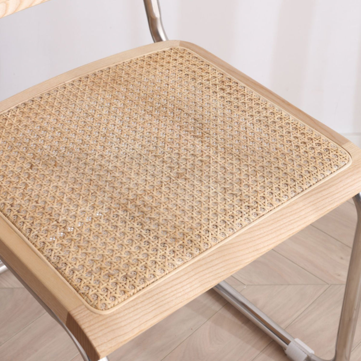 Elegant Natural Wood and Rattan Chair - Perfect Blend of Style & Comfort fcf-1477