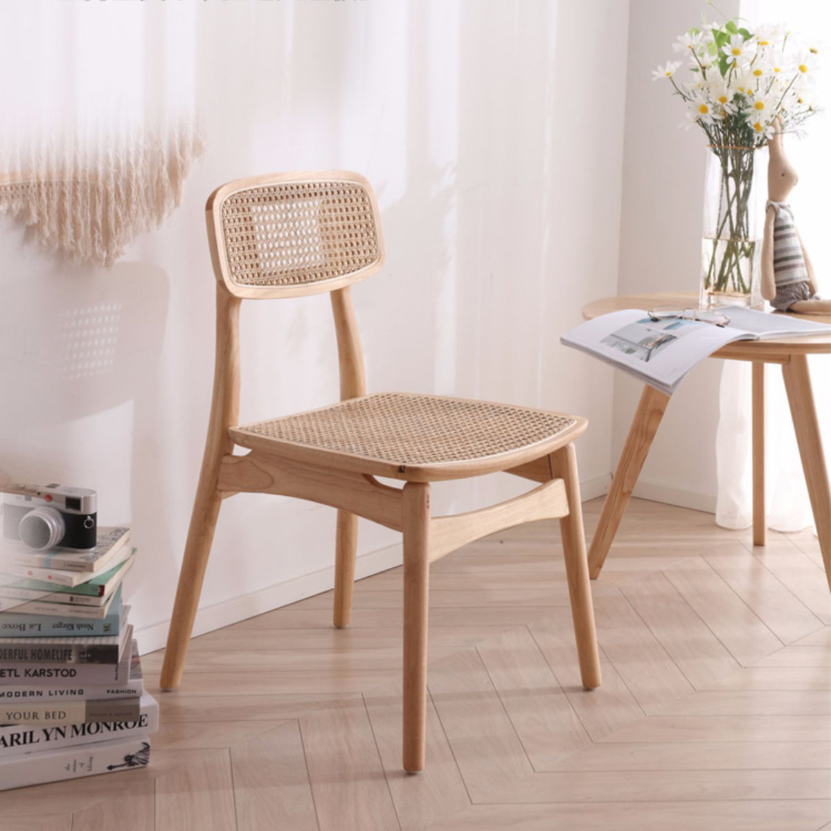 Elegant Solid Wood Chair with Natural Rattan Accents fcf-1479