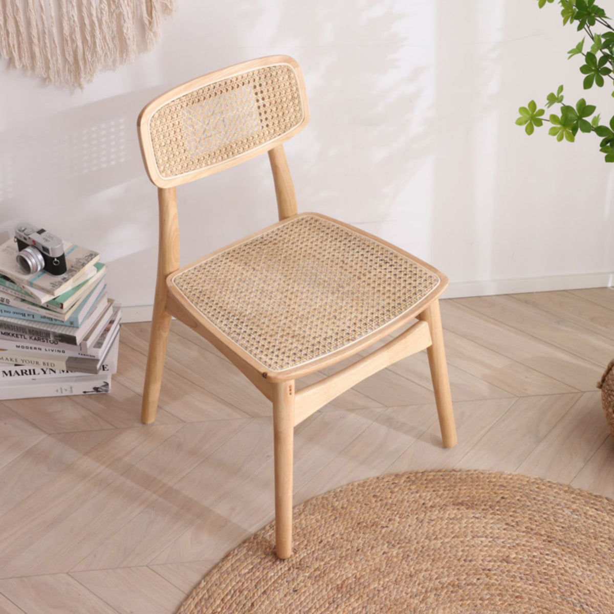 Elegant Solid Wood Chair with Natural Rattan Accents fcf-1479