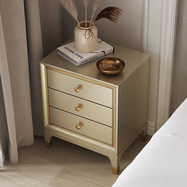 Elegant Pine Multi-layer Board Nightstand with Three Drawers and Gold Accents - Modern Bedroom Furniture fjfn-5273